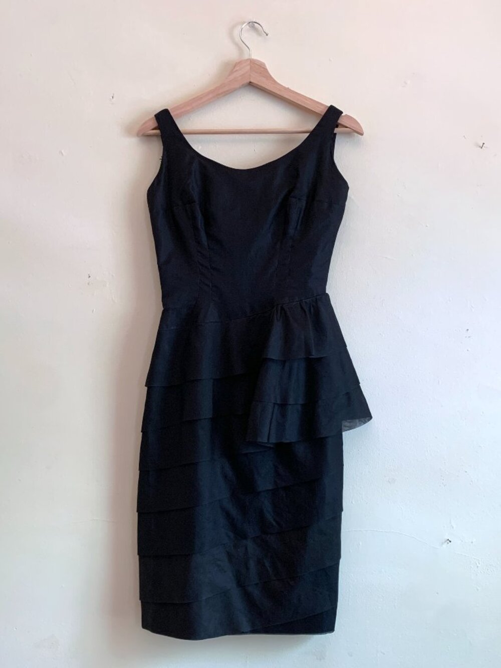 VINTAGE 1960s A Ce Bon Fashion Black Wiggle Dress Size 2/4 Tiered Ruffles